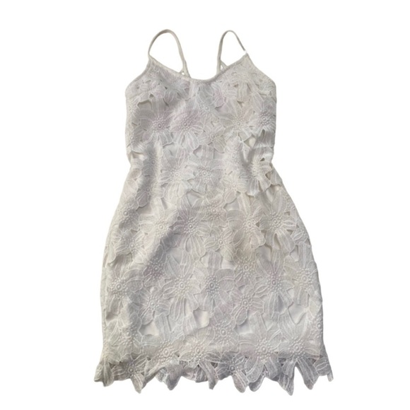 C Tea & Cup Beautiful Lace  Floral White Dress Medium - Picture 1 of 9